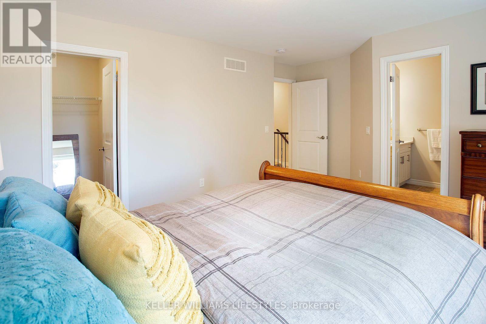 #71 1061 EAGLETRACE DRIVE - 16
