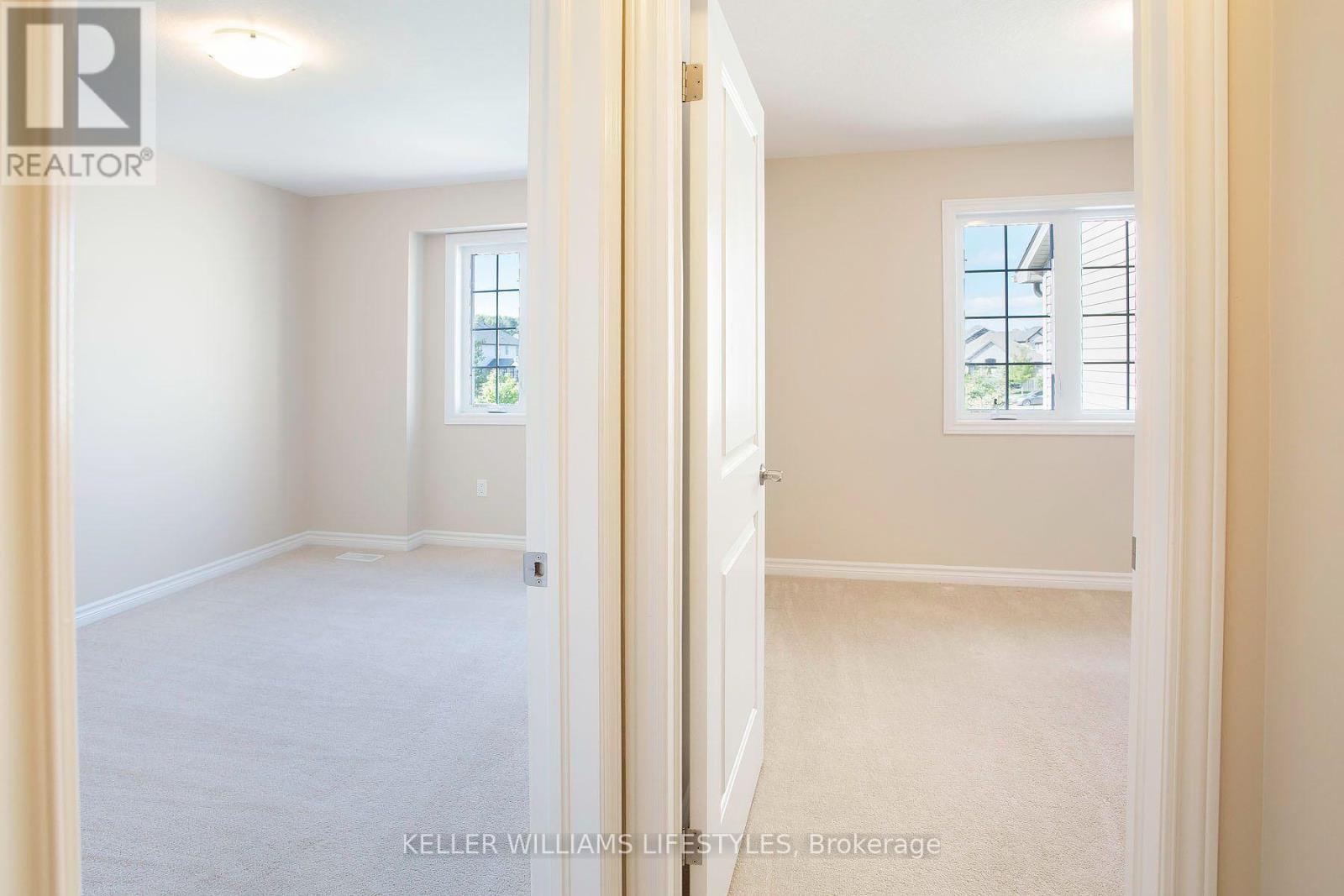 #71 1061 EAGLETRACE DRIVE - 18