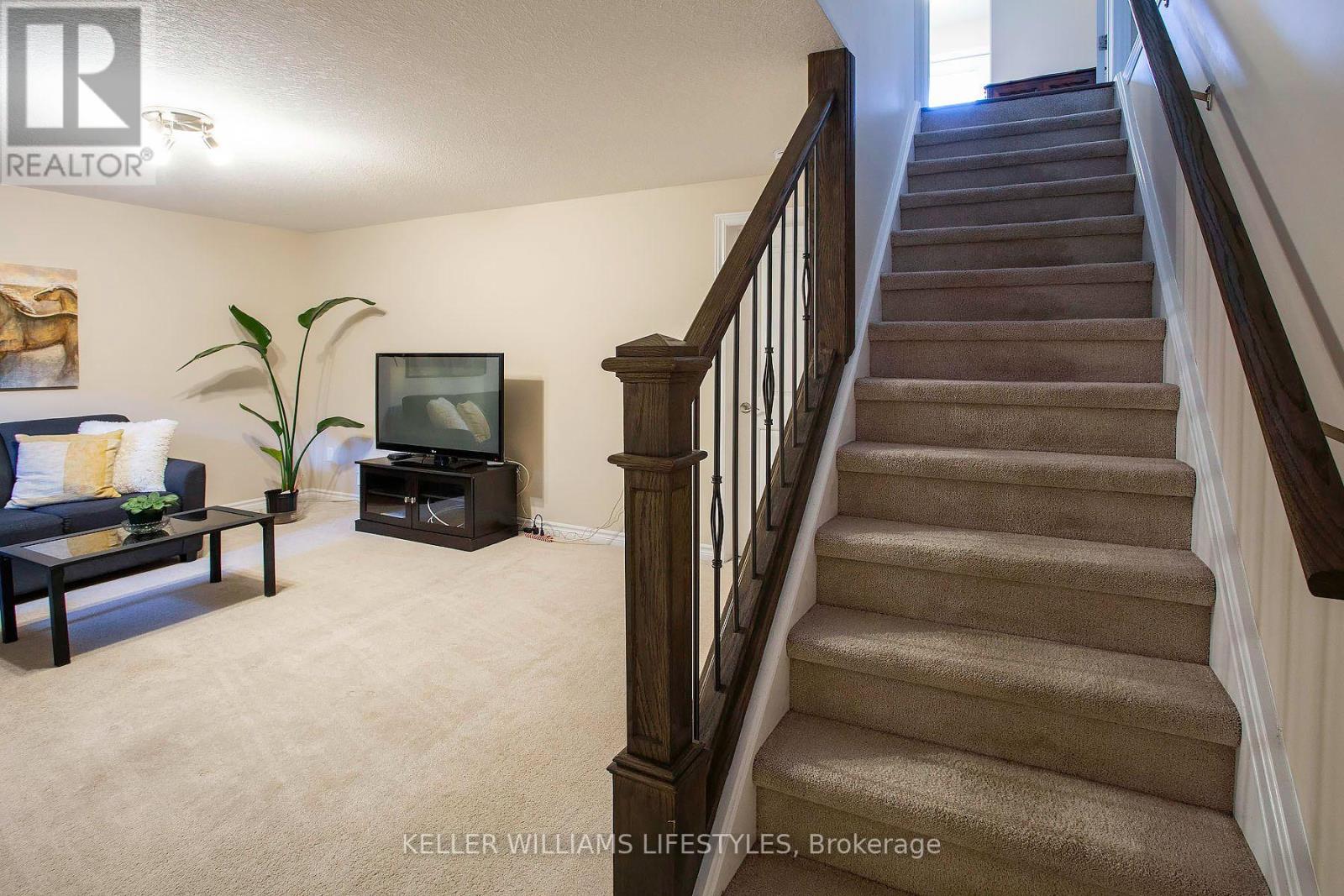 #71 1061 EAGLETRACE DRIVE - Image 24