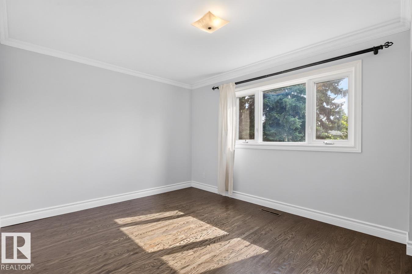 7304 98A AV NW - 22
