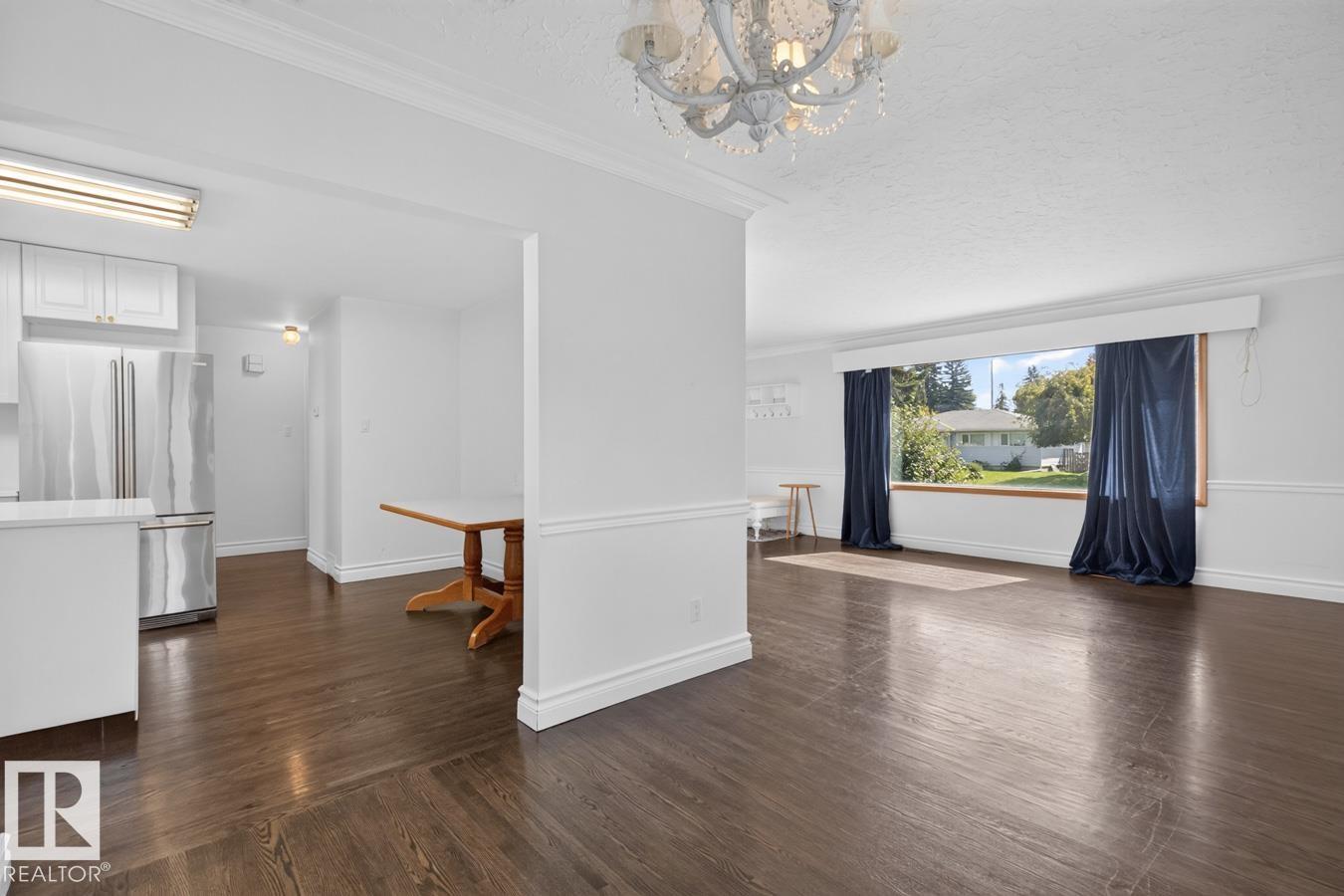 7304 98A AV NW - 18