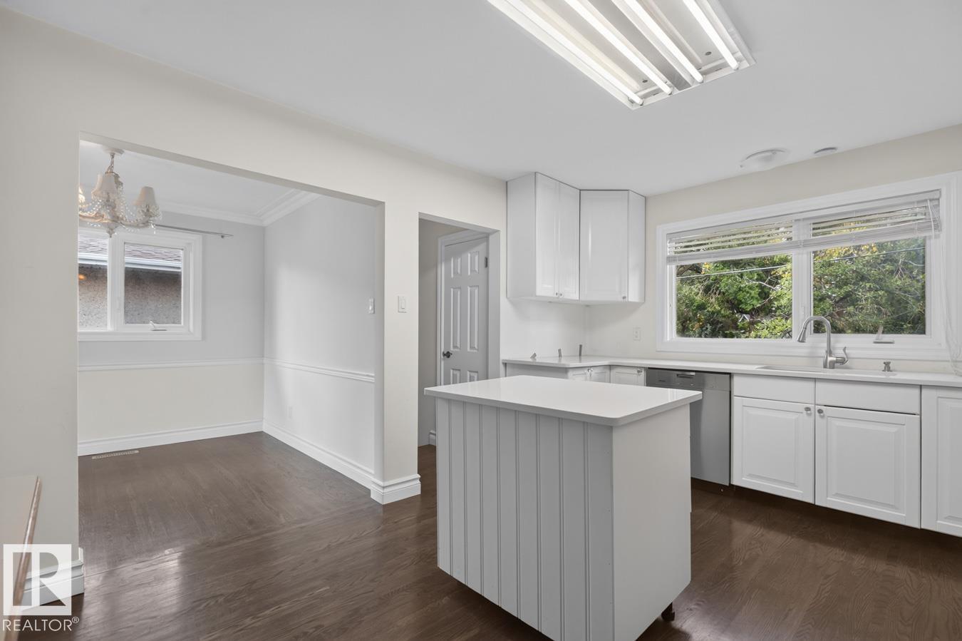 7304 98A AV NW - 12