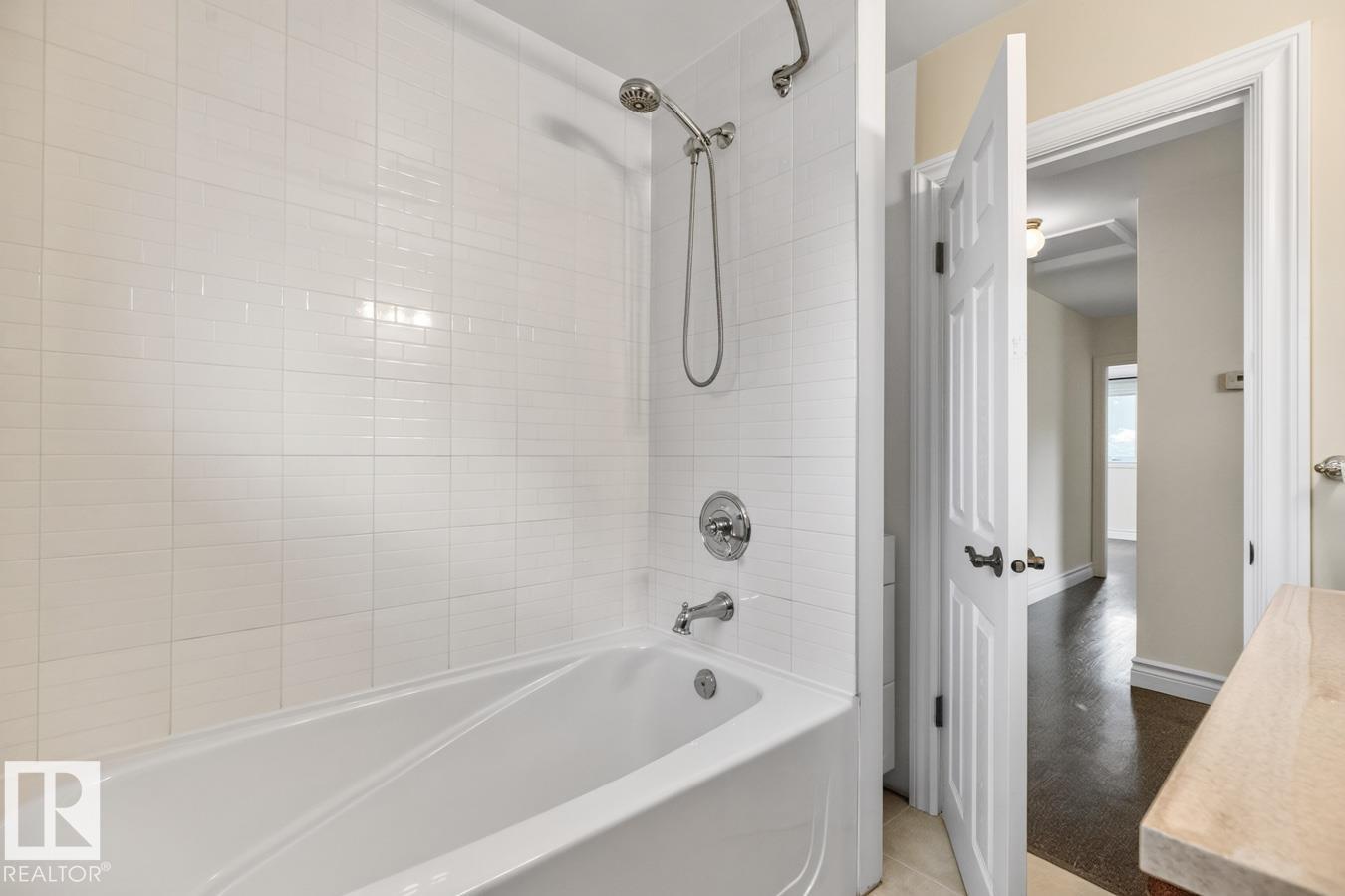 7304 98A AV NW - Image 31