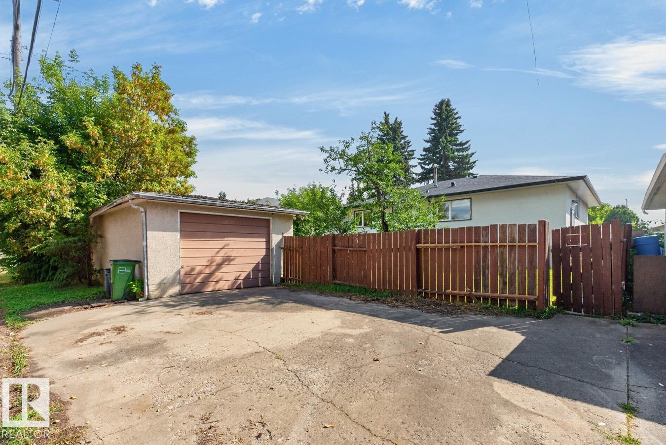 7304 98A AV NW - Image 40