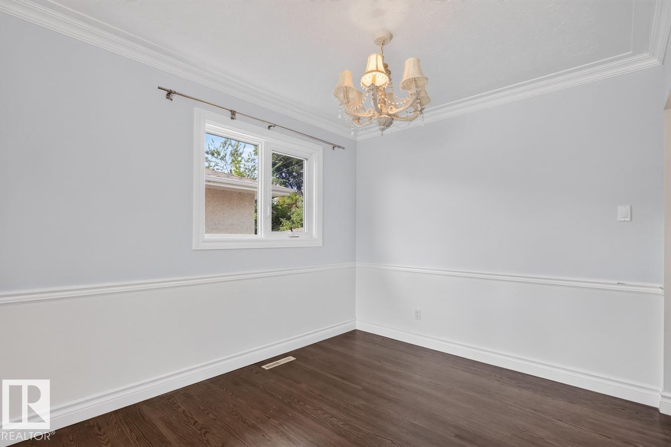 7304 98A AV NW - 17