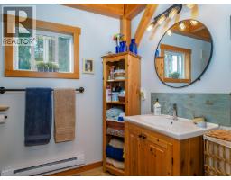 1960 Palumbo Heights Drive, Golden, BC V0A1H4 Photo 16