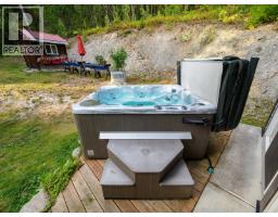 1960 Palumbo Heights Drive, Golden, BC V0A1H4 Photo 14