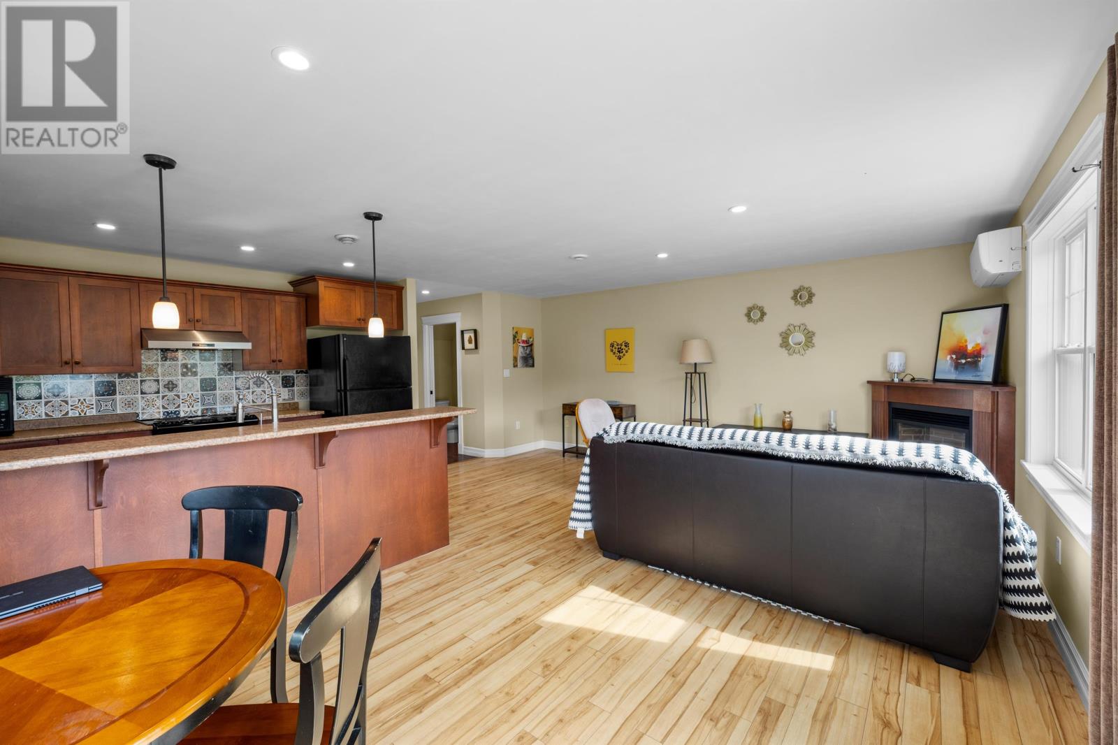 33 WILLIAMS Gate - Image 6