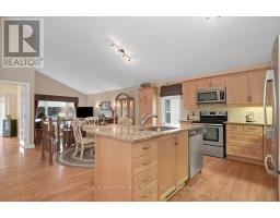 Eating area - 8 Fieldcrest Avenue, Ottawa, ON K2J4W7 Photo 13