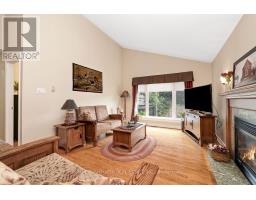 Living room - 8 Fieldcrest Avenue, Ottawa, ON K2J4W7 Photo 19