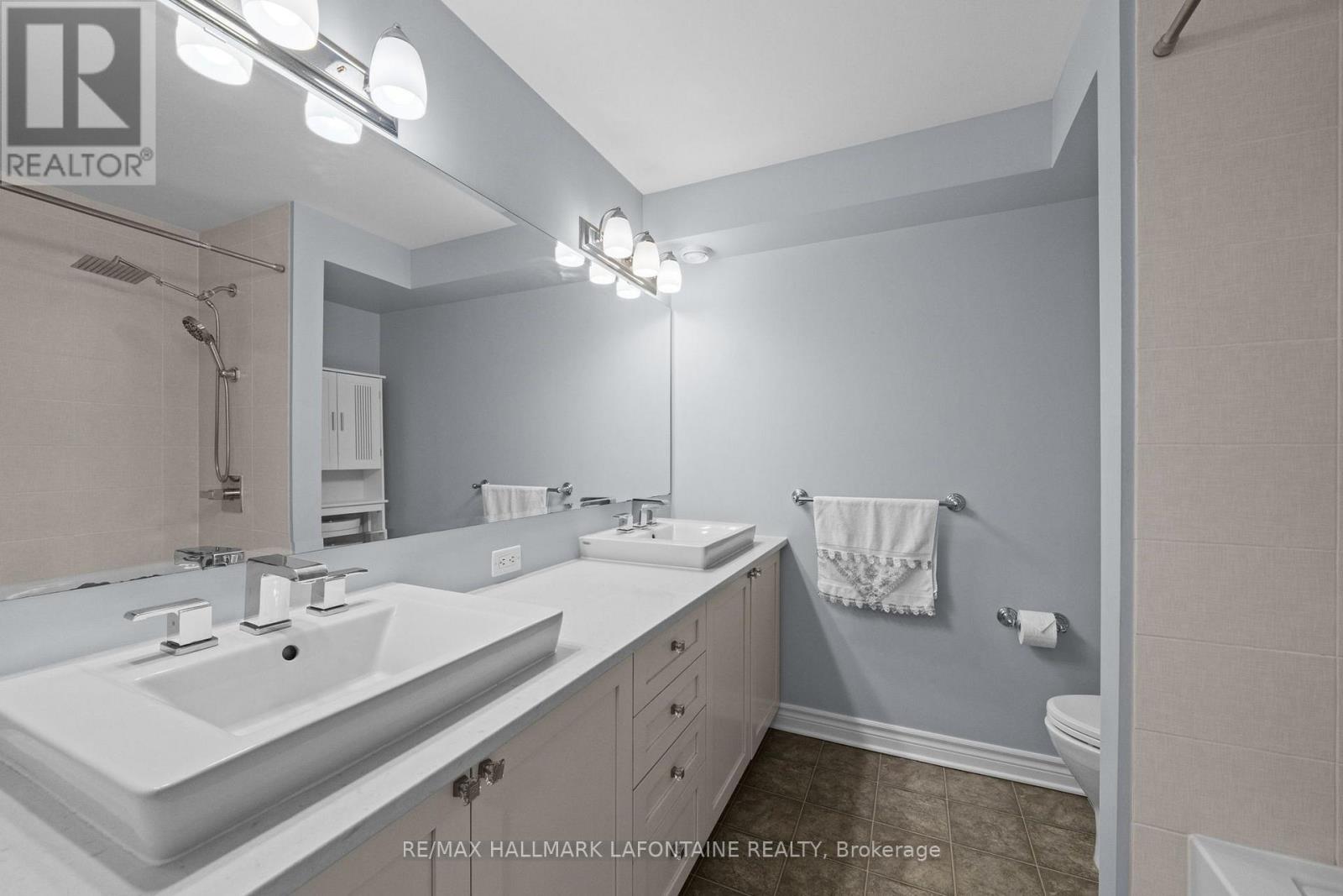7 – 585 STONEFIELD PRIVATE, Ottawa. Luxury613. By Peter Sagos - Image 20