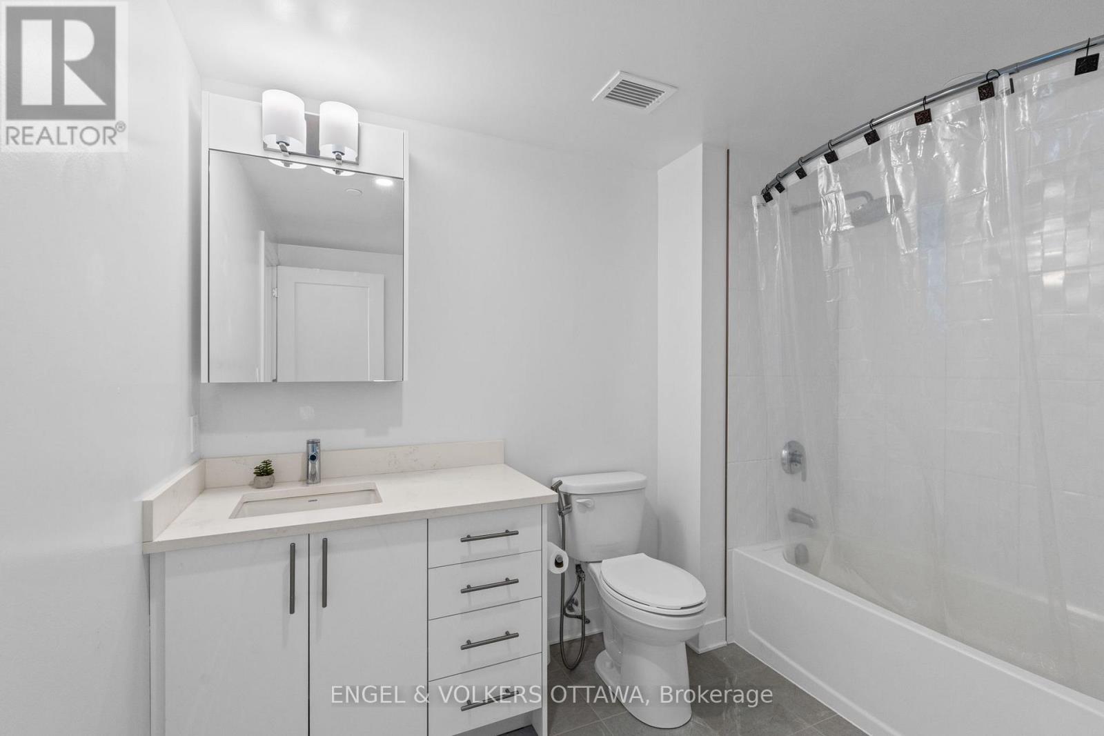 1802 – 180 GEORGE STREET, Ottawa. Luxury613. By Peter Sagos - Image 24