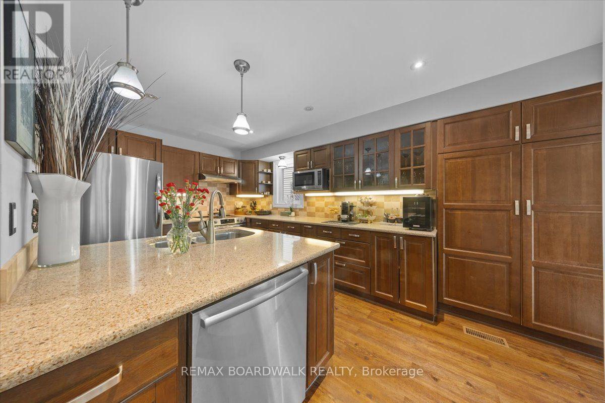 24 HACKETT STREET, Ottawa. Luxury613. By Peter Sagos - Image 14