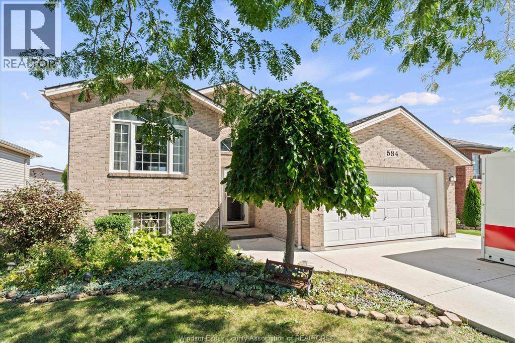 584 PETTYPIECE DRIVE - 2