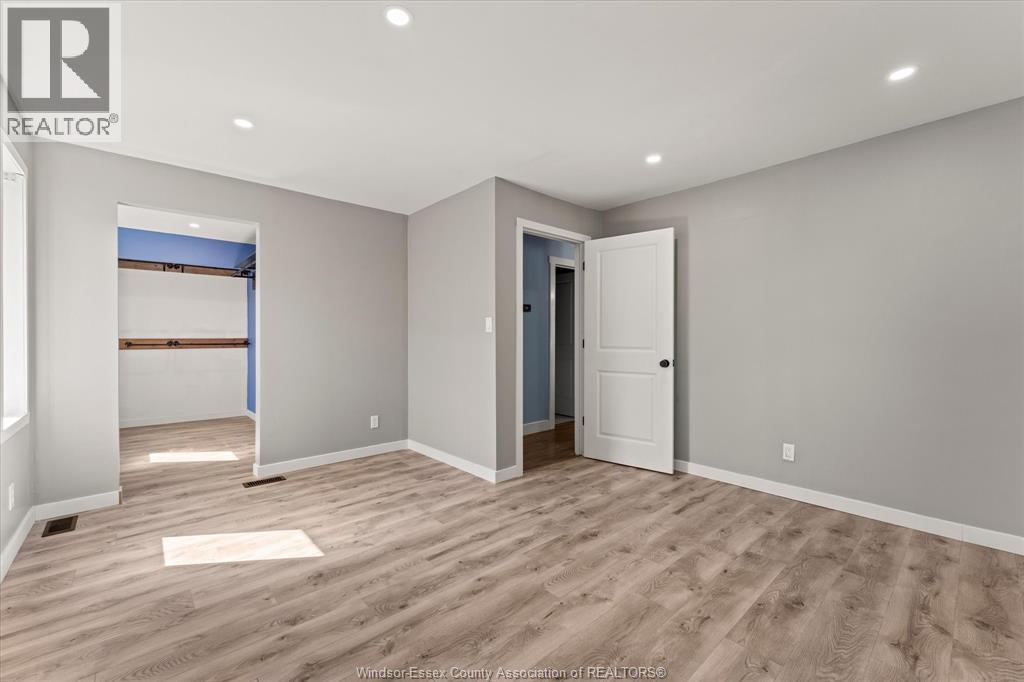 584 PETTYPIECE DRIVE - 21