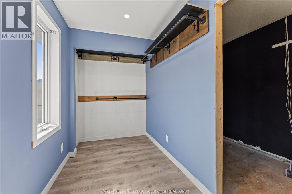584 PETTYPIECE DRIVE - 22