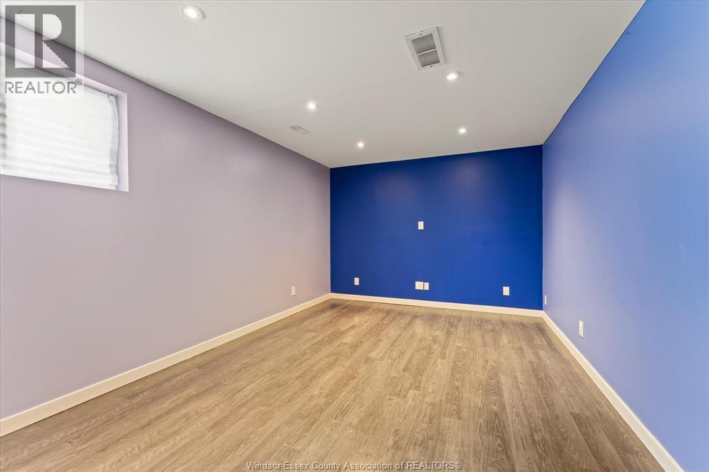 584 PETTYPIECE DRIVE - Image 29