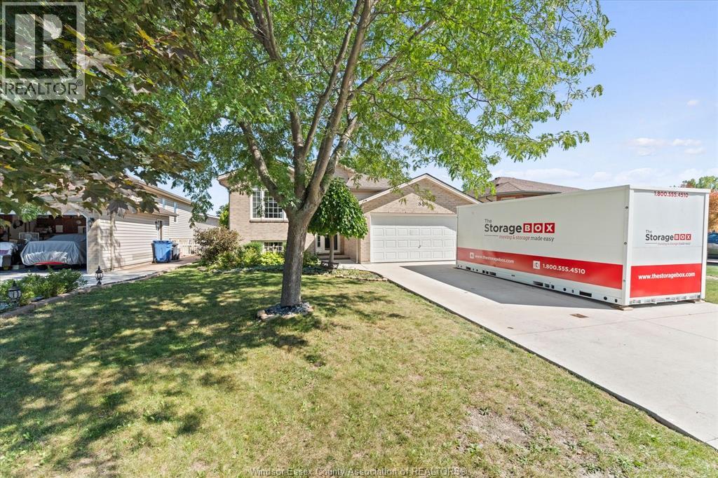 584 PETTYPIECE DRIVE - 3