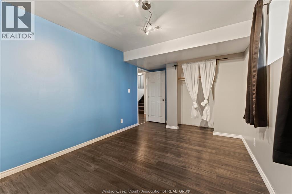 584 PETTYPIECE DRIVE - Image 31