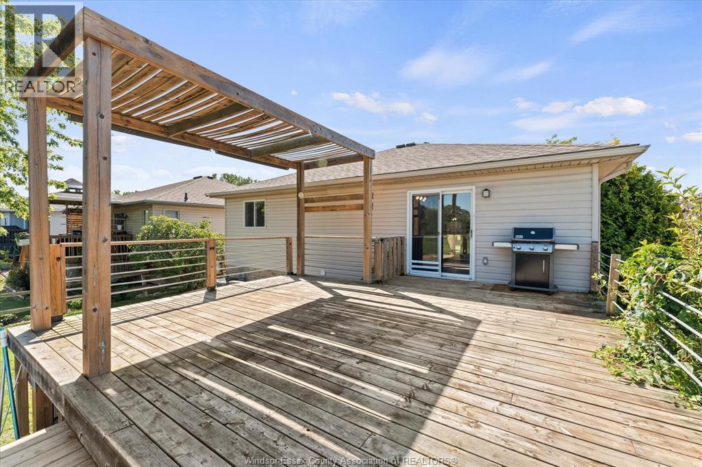 584 PETTYPIECE DRIVE - Image 36