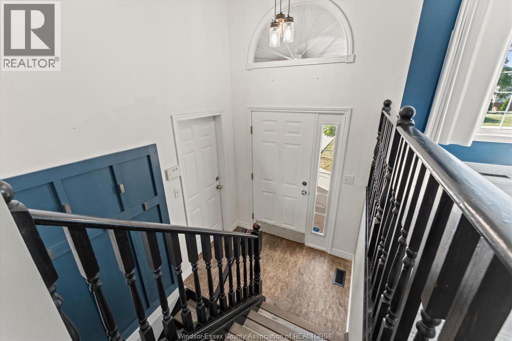 584 PETTYPIECE DRIVE - Image 5