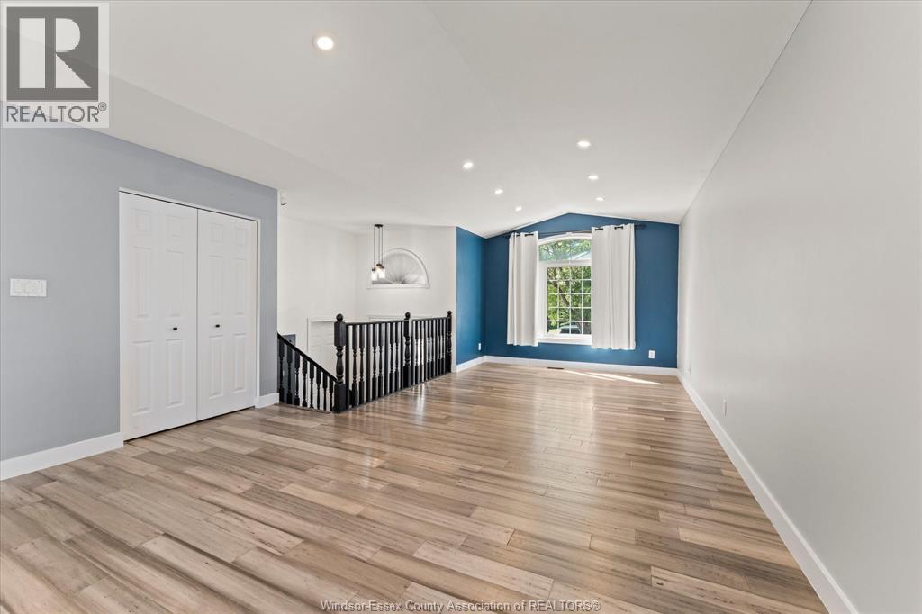 584 PETTYPIECE DRIVE - Image 6