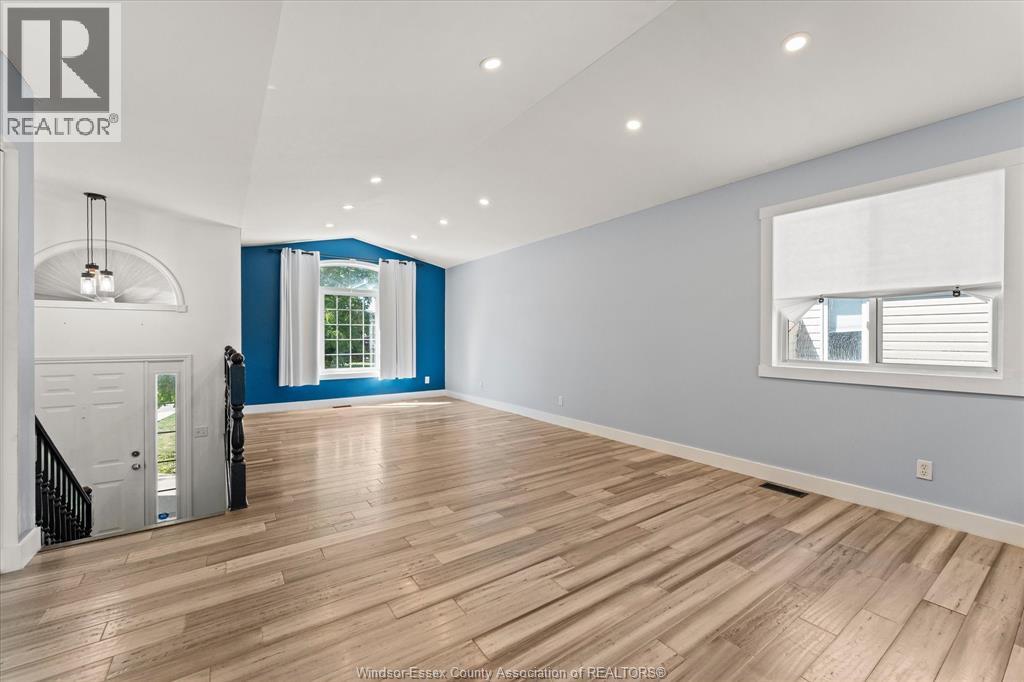 584 PETTYPIECE DRIVE - Image 7
