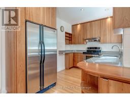 32 Belcourt Road, Toronto, ON M4S2T9 Photo 19