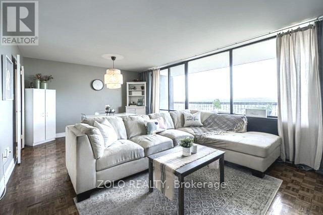 2402 - 135 ANTIBES DRIVE