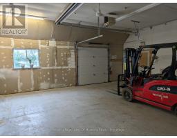 11 Gray Road, Bracebridge, ON P1L1P8 Photo 6
