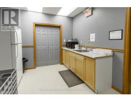 11 Gray Road, Bracebridge, ON P1L1P8 Photo 9