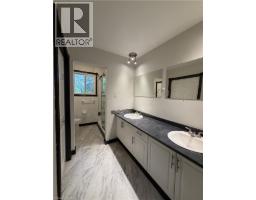 1202 Barton Street, Stoney Creek, ON L8E5G9 Photo 13
