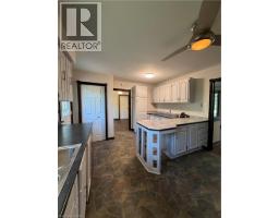 Kitchen - 1202 Barton Street, Stoney Creek, ON L8E5G9 Photo 8