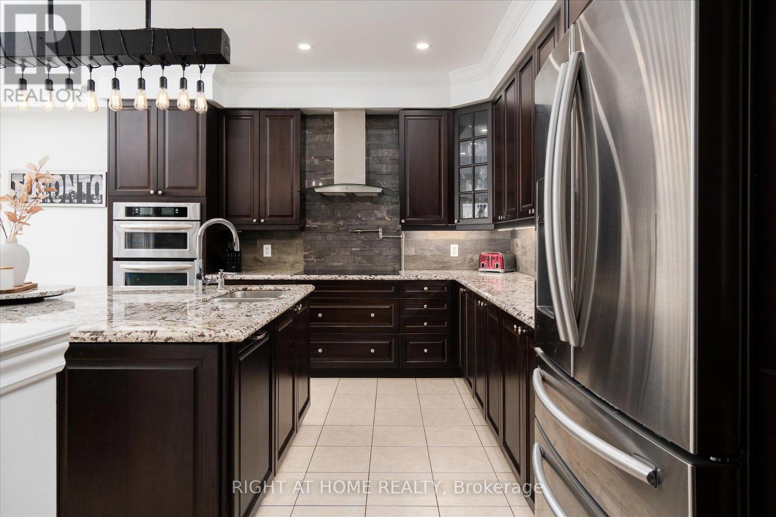66 Rideout Street, Ajax, ON photo 16