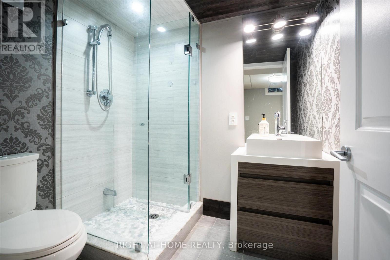 66 Rideout Street, Ajax, ON photo 34