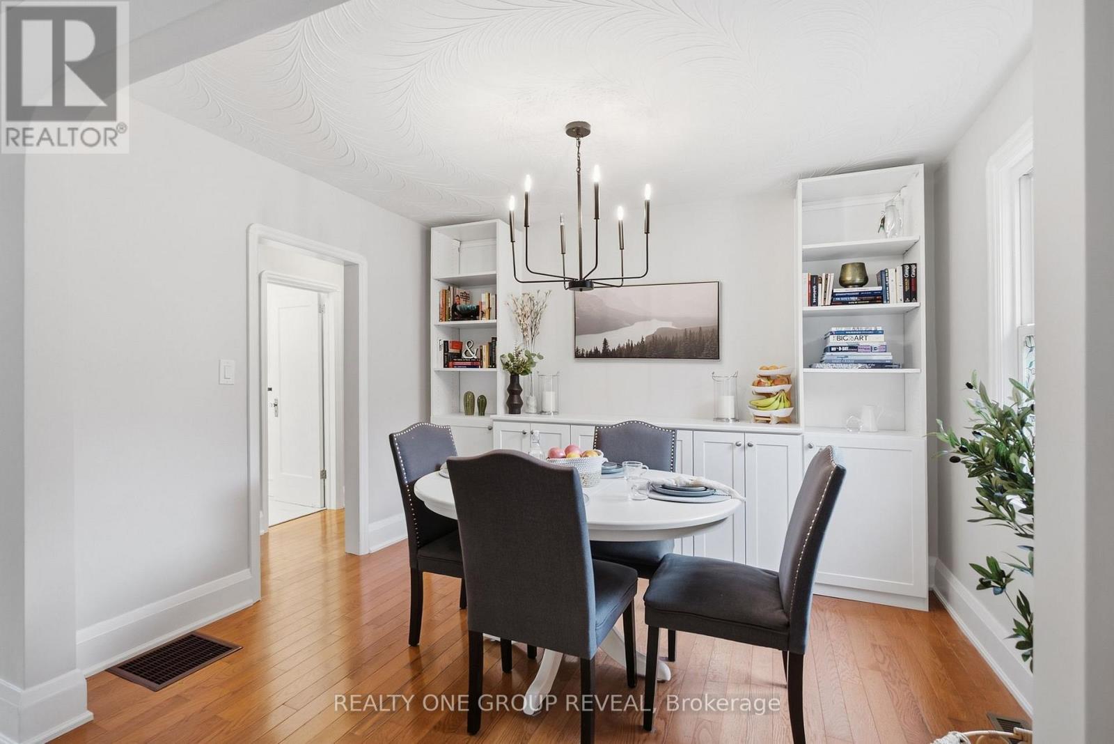 890 GRIERSON STREET - 14