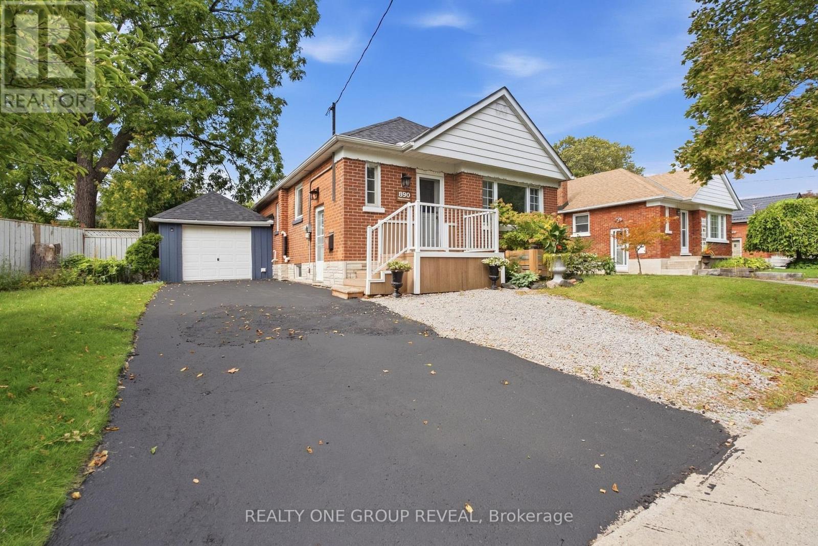 890 Grierson Street, Oshawa, ON photo 5