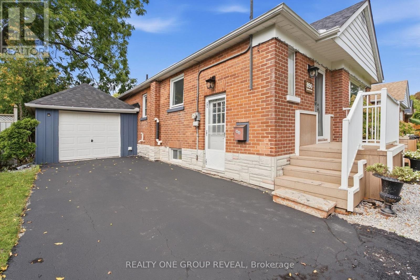 890 Grierson Street, Oshawa, ON photo 6