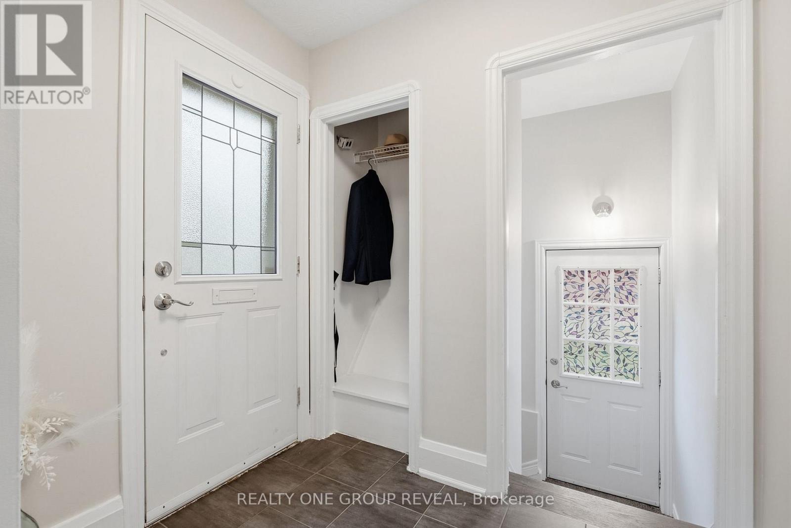 890 GRIERSON STREET - 7