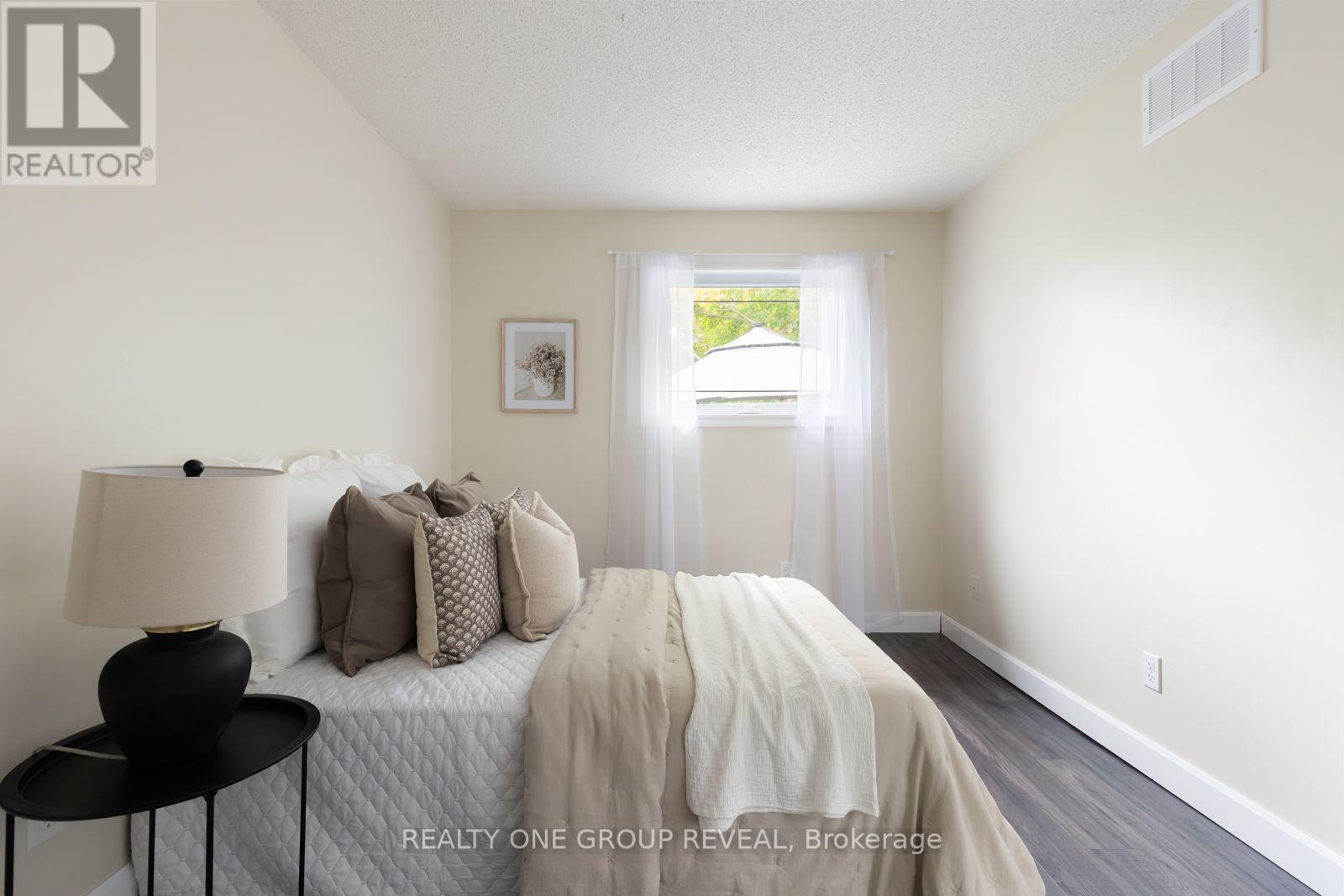 6 Mcfeeters Crescent, Clarington, ON photo 22