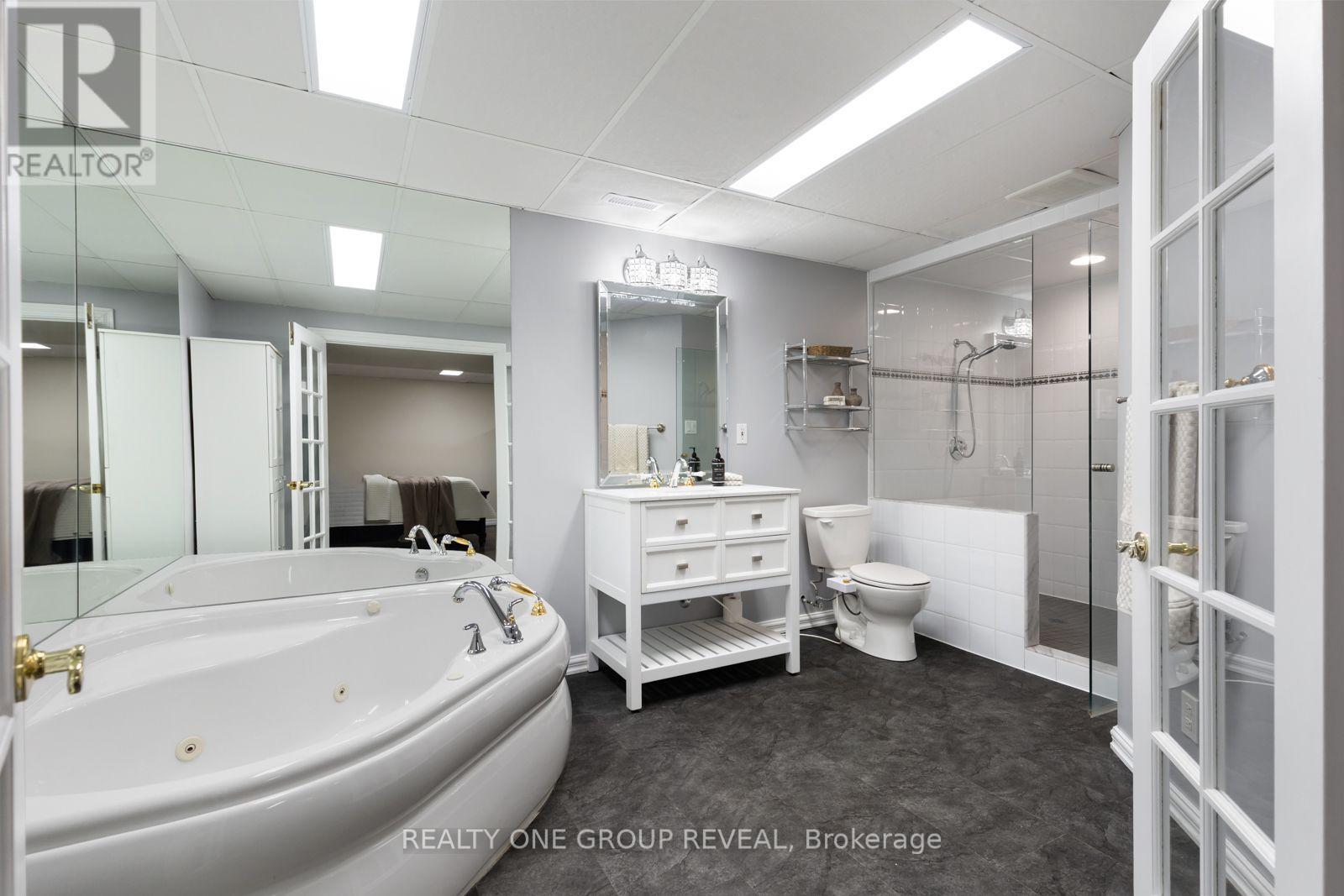 6 Mcfeeters Crescent, Clarington, ON photo 32