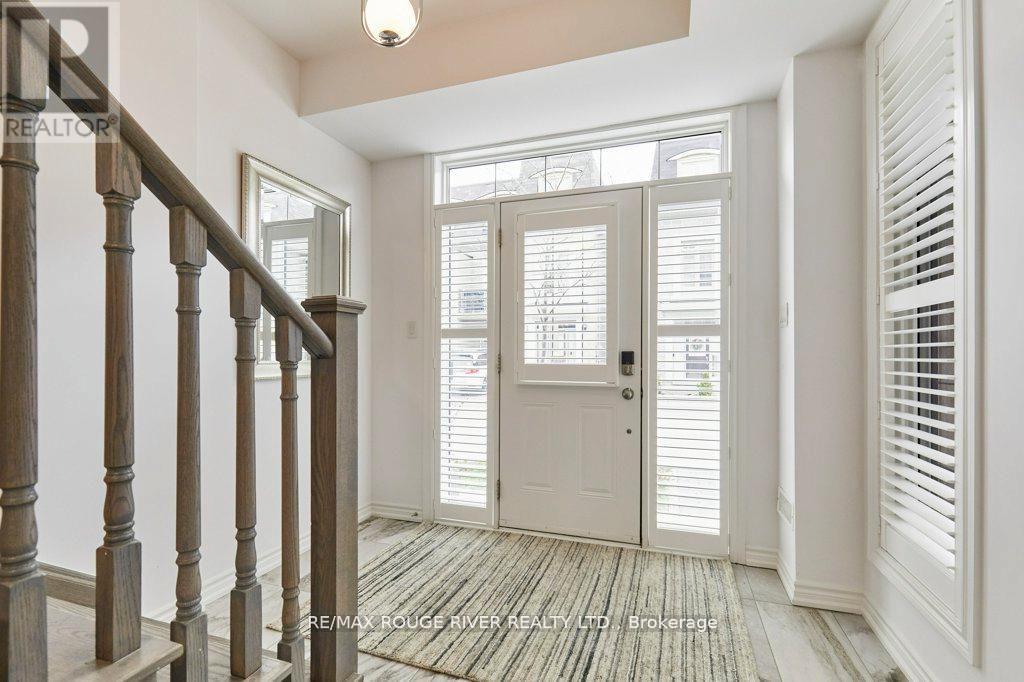 6 Seagrave Lane, Ajax, ON photo 4