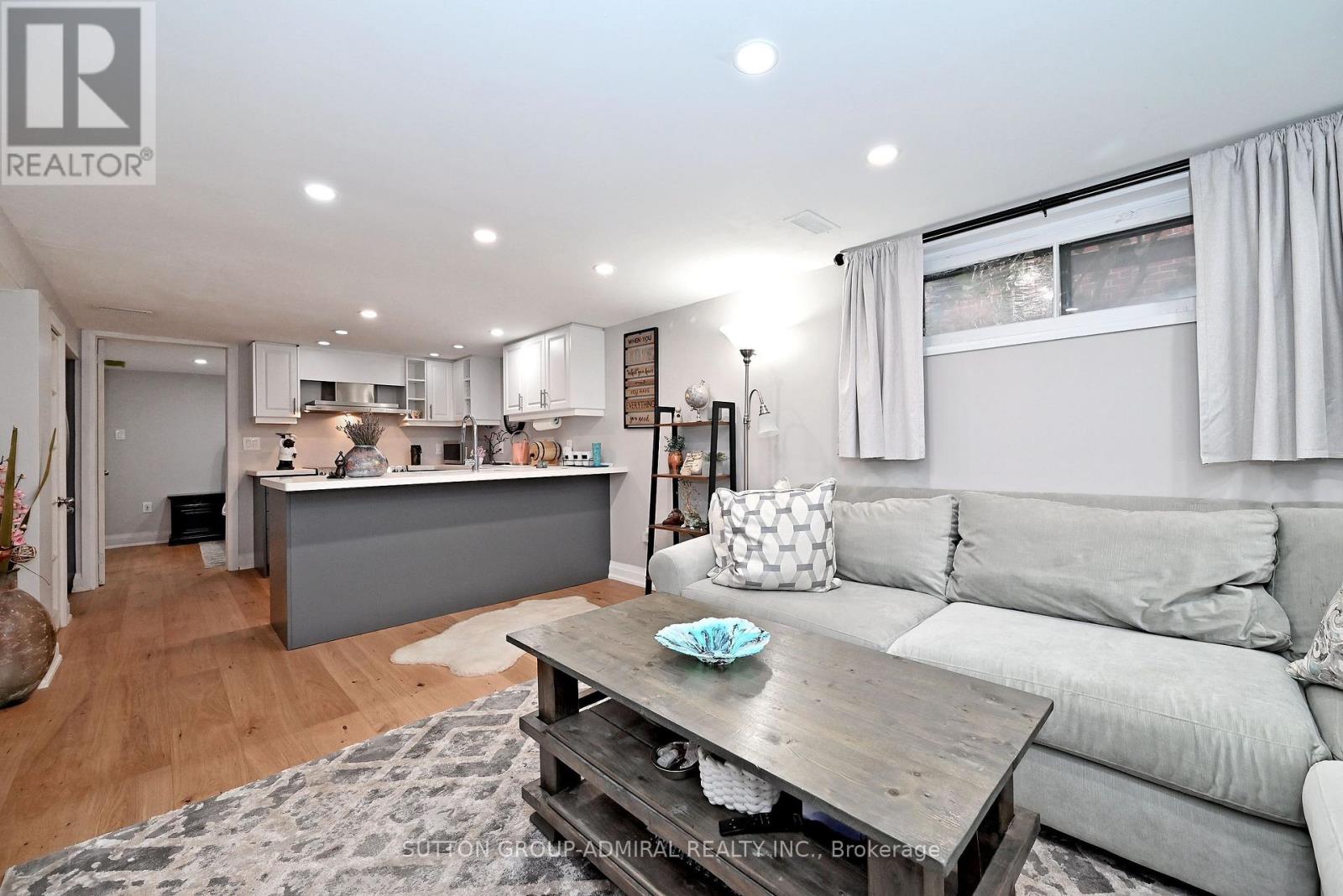 62 WILSON ROAD S - 17