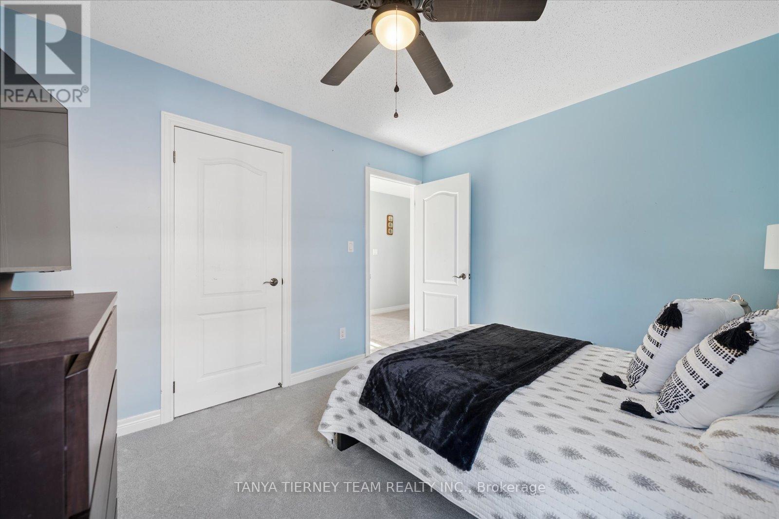 16 Corianne Avenue, Whitby, ON photo 34