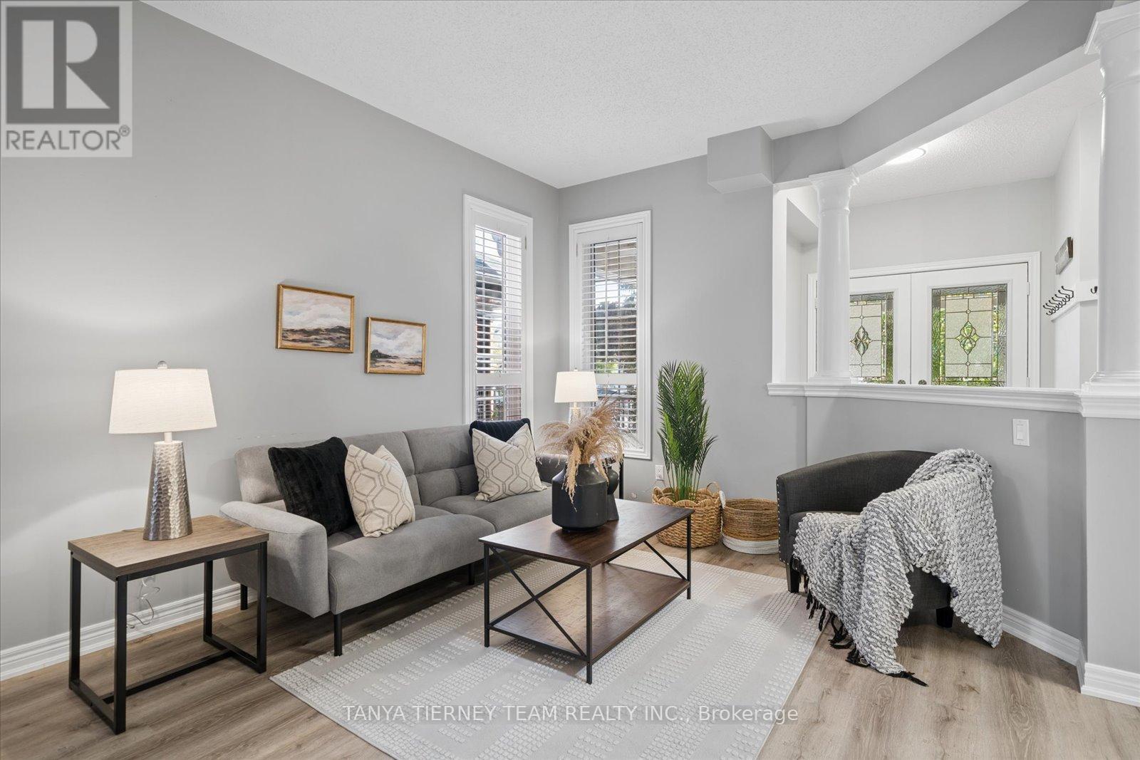 16 Corianne Avenue, Whitby, ON photo 7