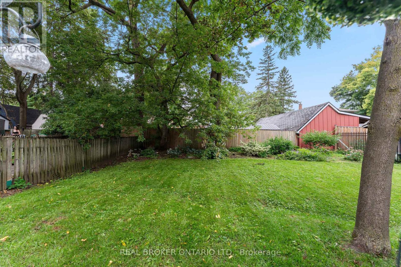 #3 36 ALBERT STREET - 34