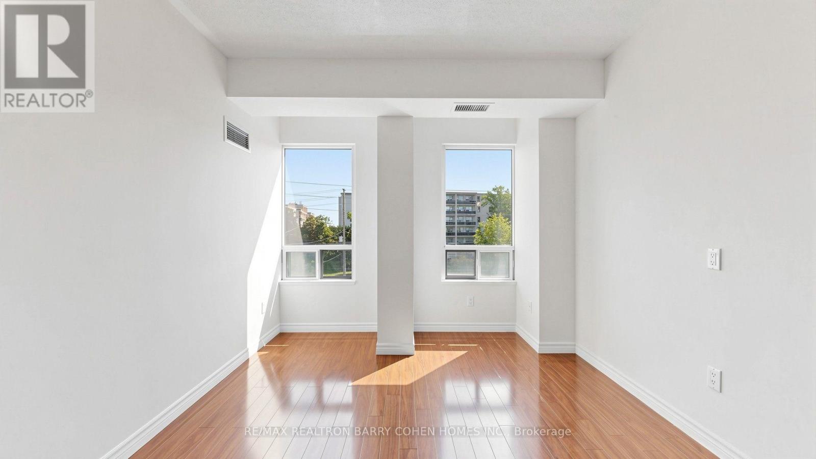 #308 7398 YONGE STREET - 11