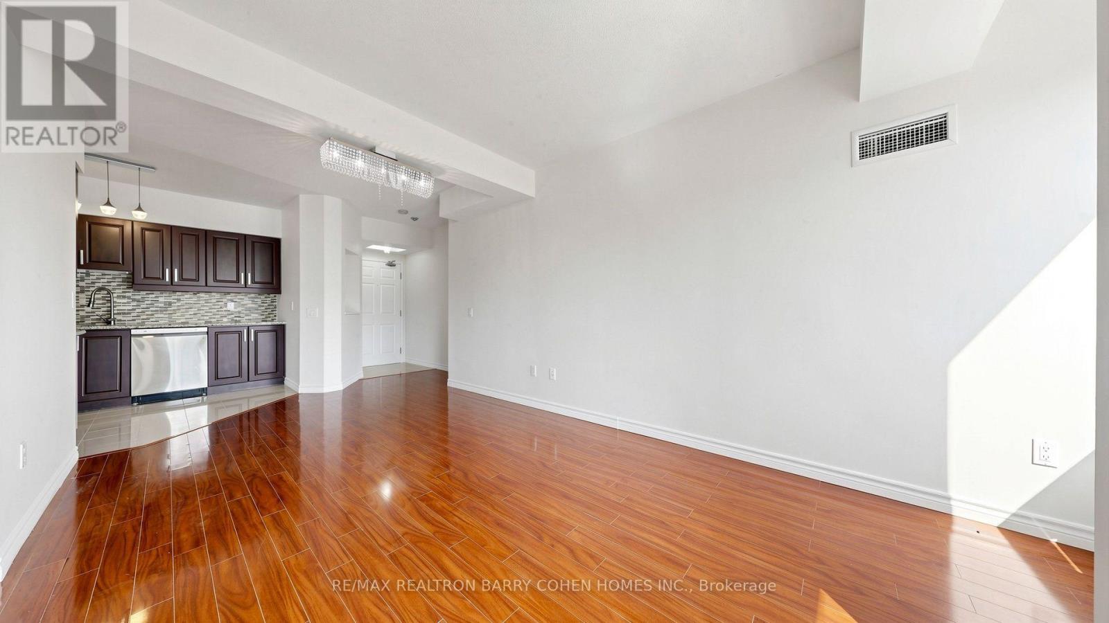 #308 7398 YONGE STREET - 14
