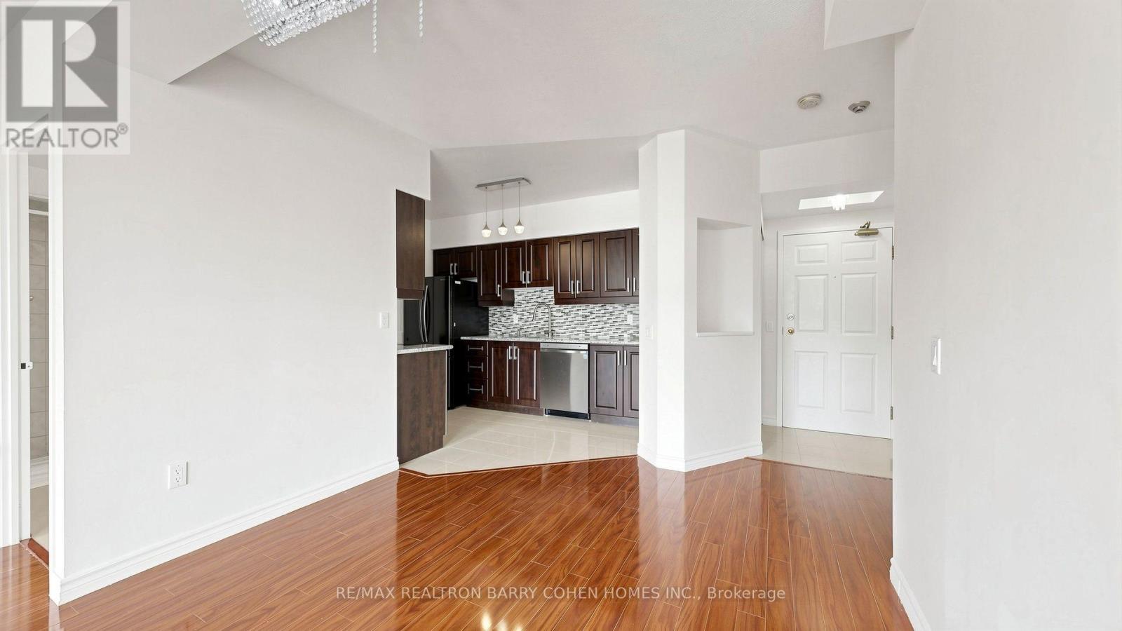 #308 7398 YONGE STREET - 16