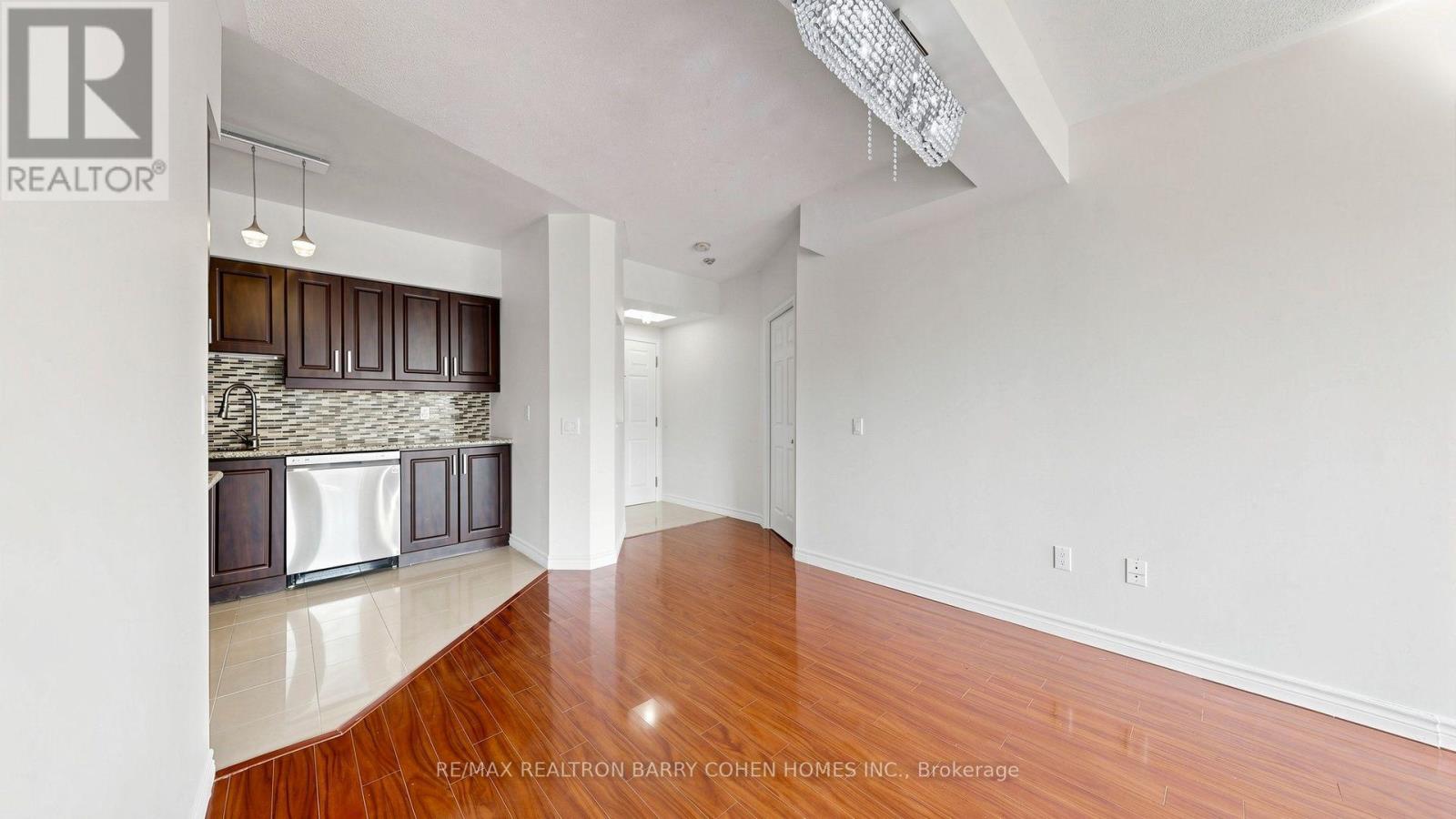 #308 7398 YONGE STREET - 17